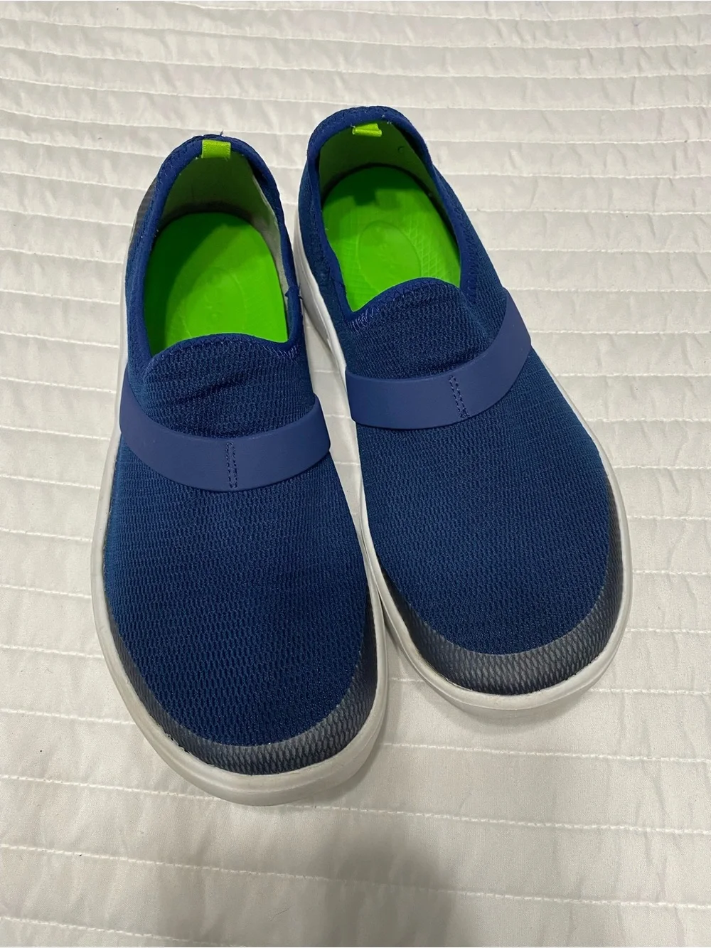 OOFOS OOmg Low Mesh Slip On Navy Blue Sneakers Women’s Size 9